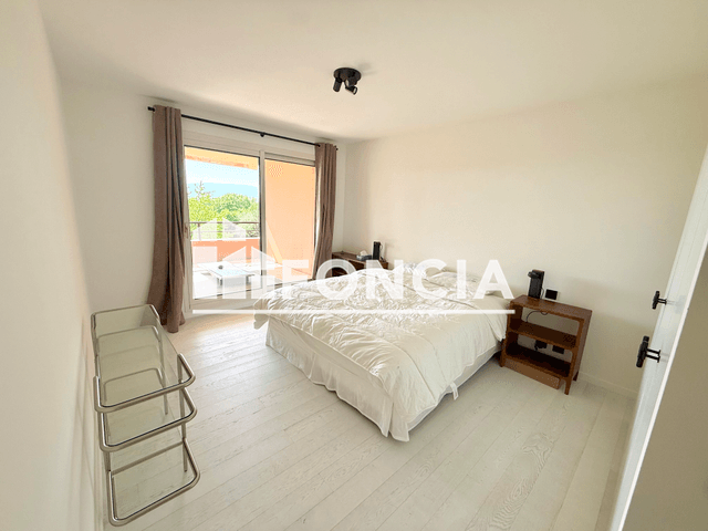 Appartement meublé 4 pièces (131 m²) à louer - Prevessin-moens (01280)