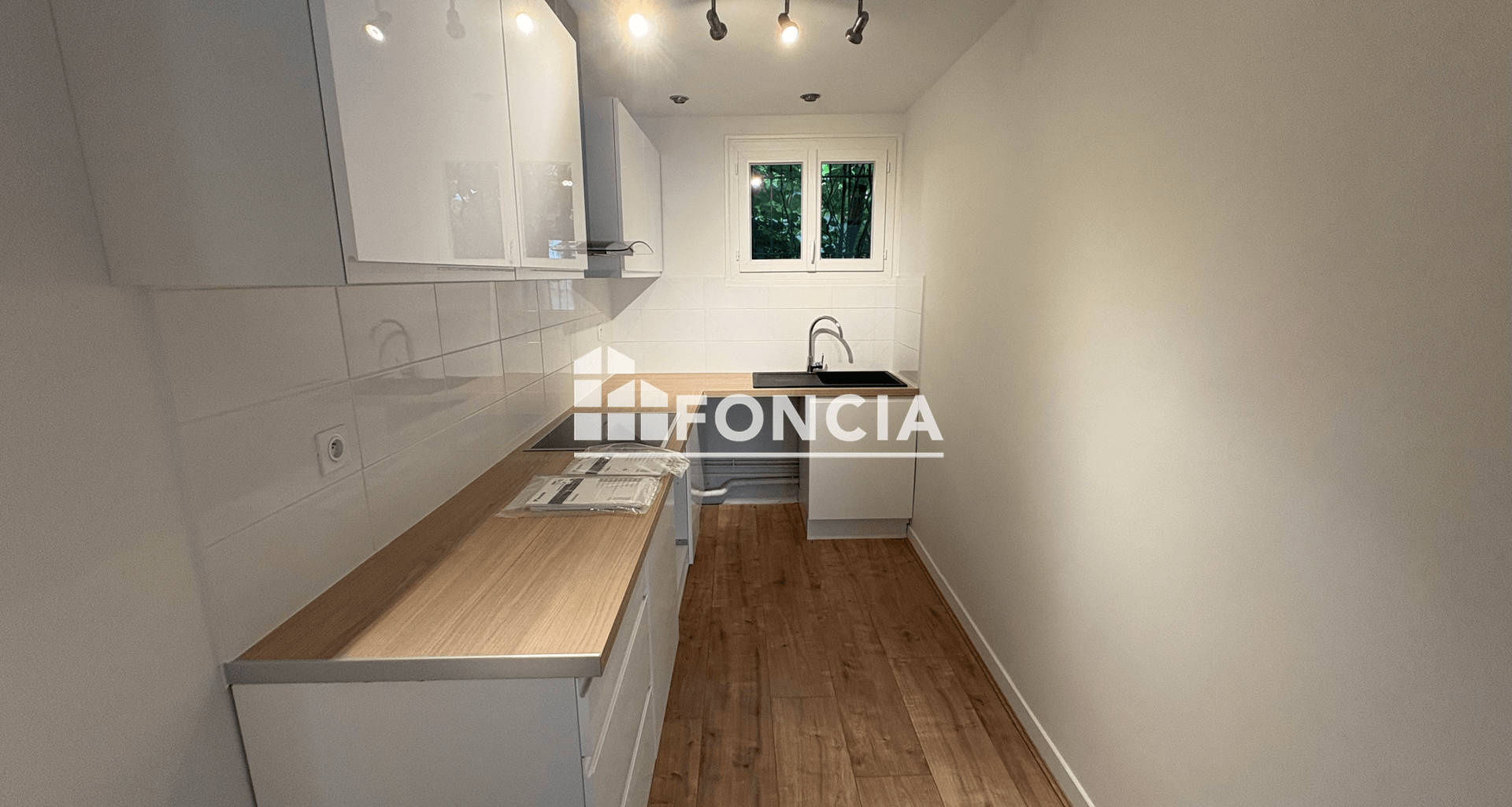 Appartement 2 pièces (50.32 m²) à louer - Meyzieu (69330)