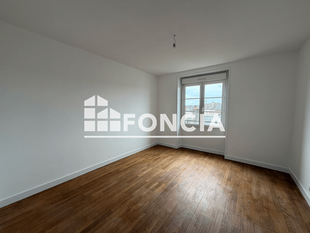 Appartement 2 pièces (98 m²) à louer - Flers (61100)