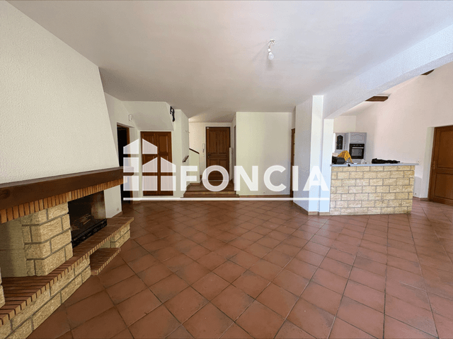 Maison 5 pièces (127.3 m²) à louer - Figanieres (83830)