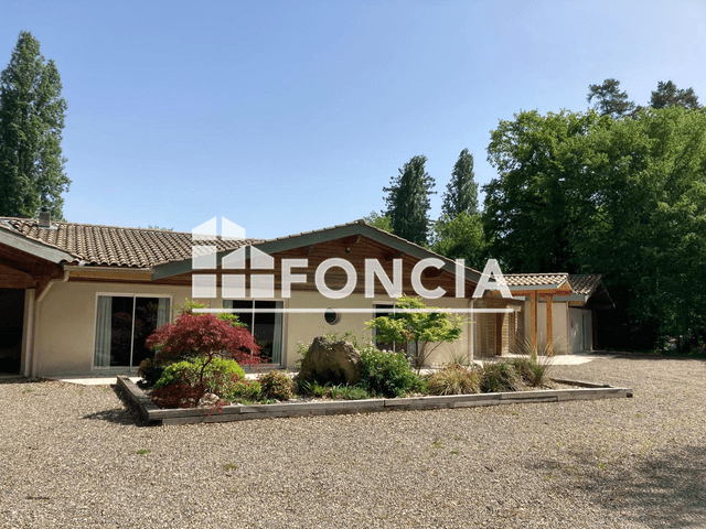 Maison 6 pièces (217.16 m²) à louer - Salleboeuf (33370)