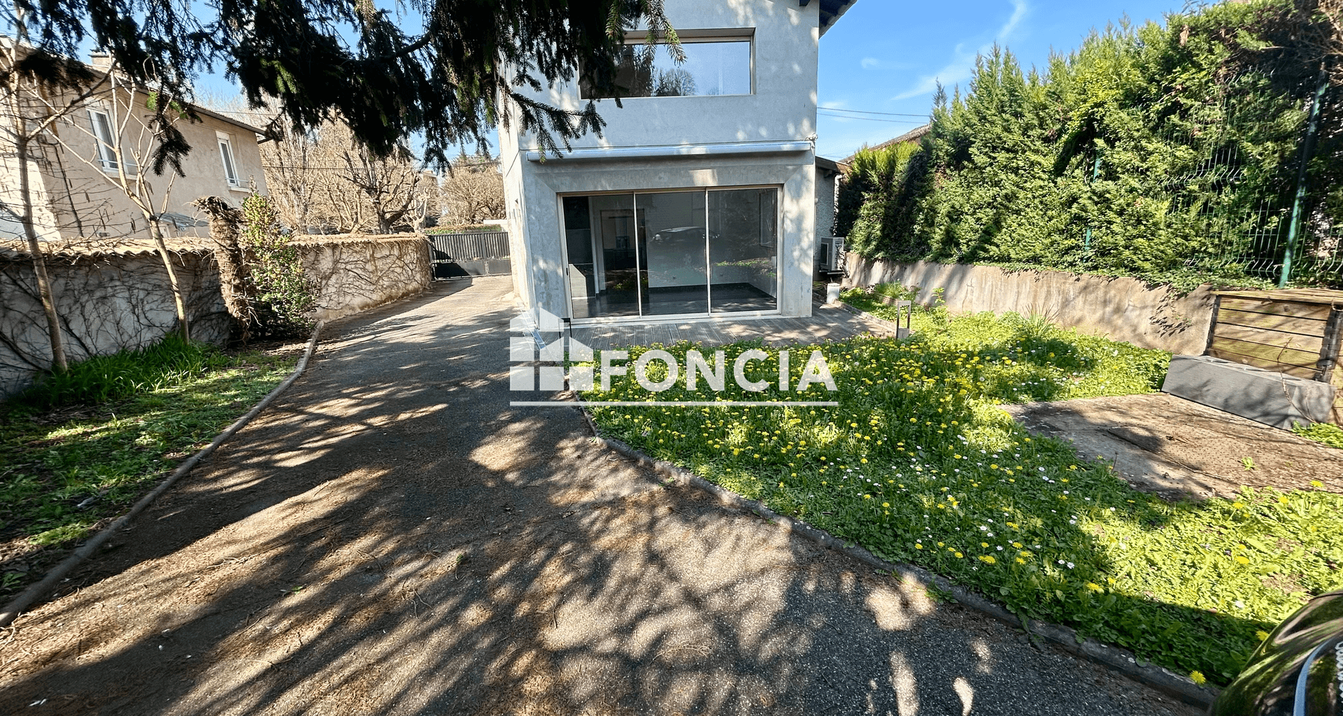 Maison 5 pièces (160 m²) à louer - Meyzieu (69330)