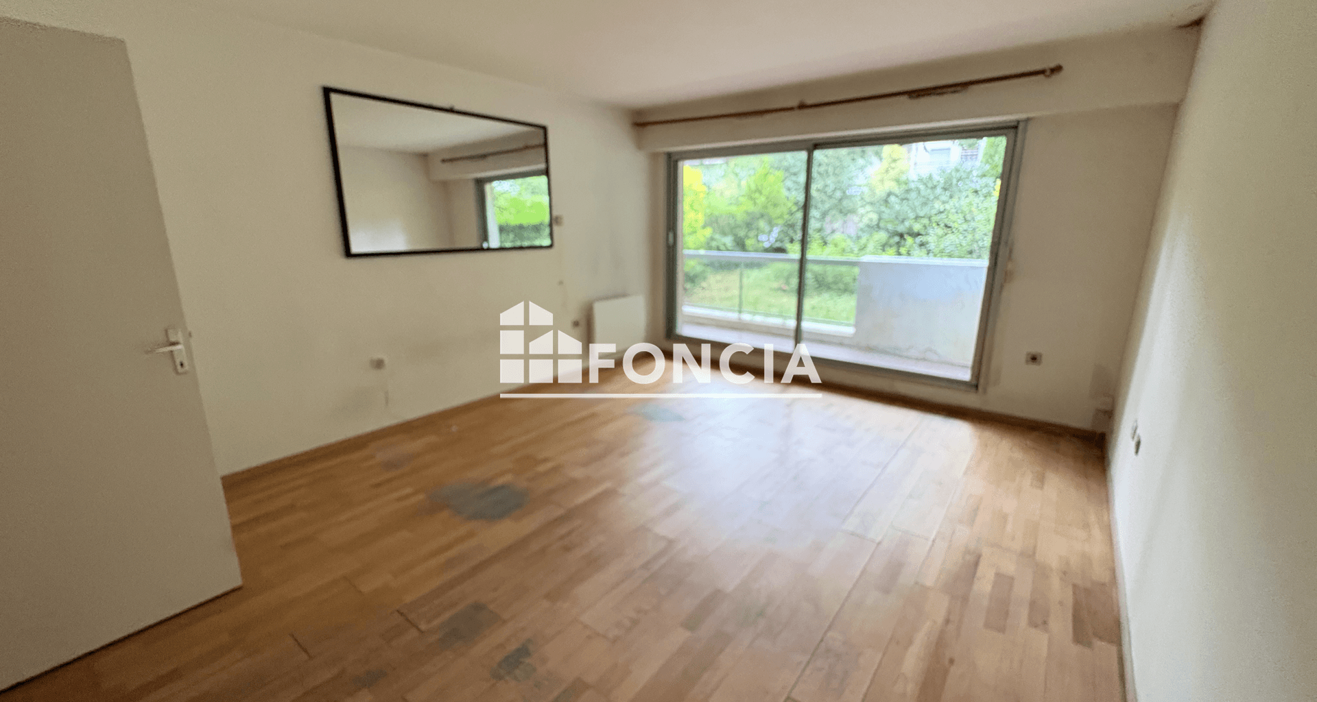 Appartement 2 pièces (50 m²) à vendre - Fontainebleau (77300)
