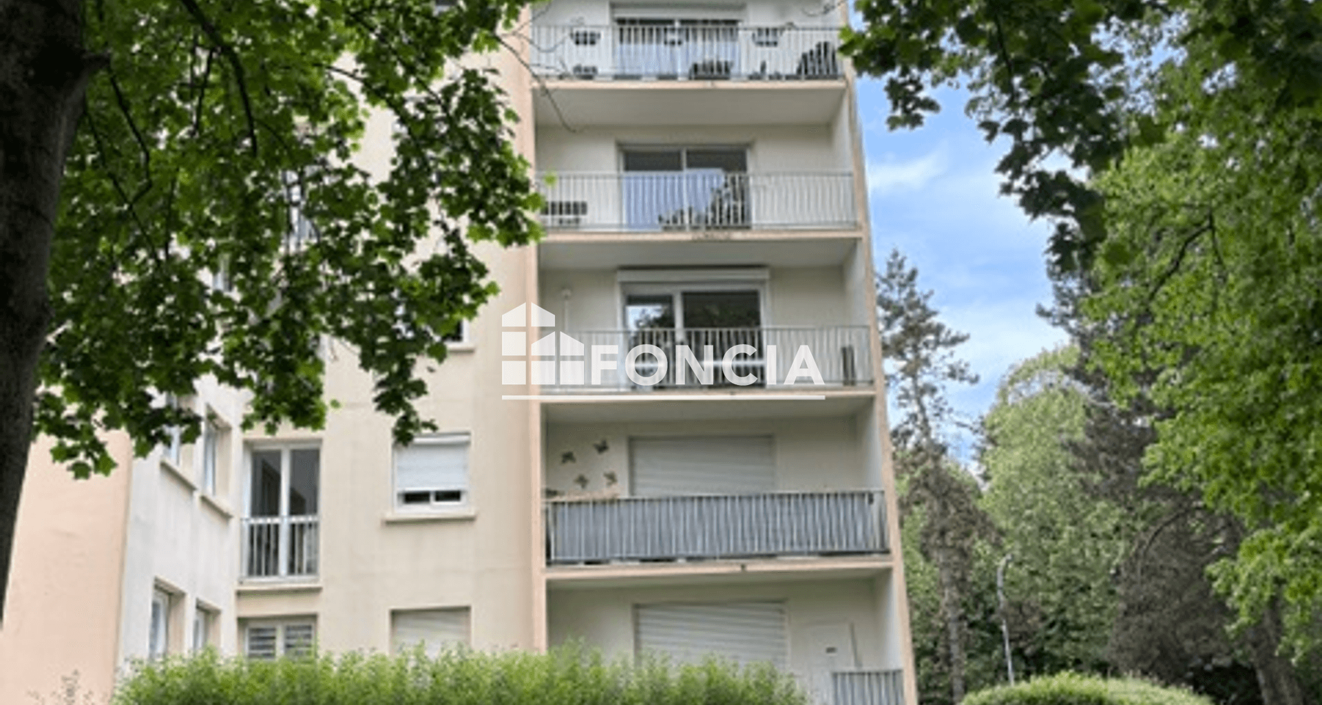 Appartement 4 pièces (84 m²) à vendre - Charleville-mézières (08000)