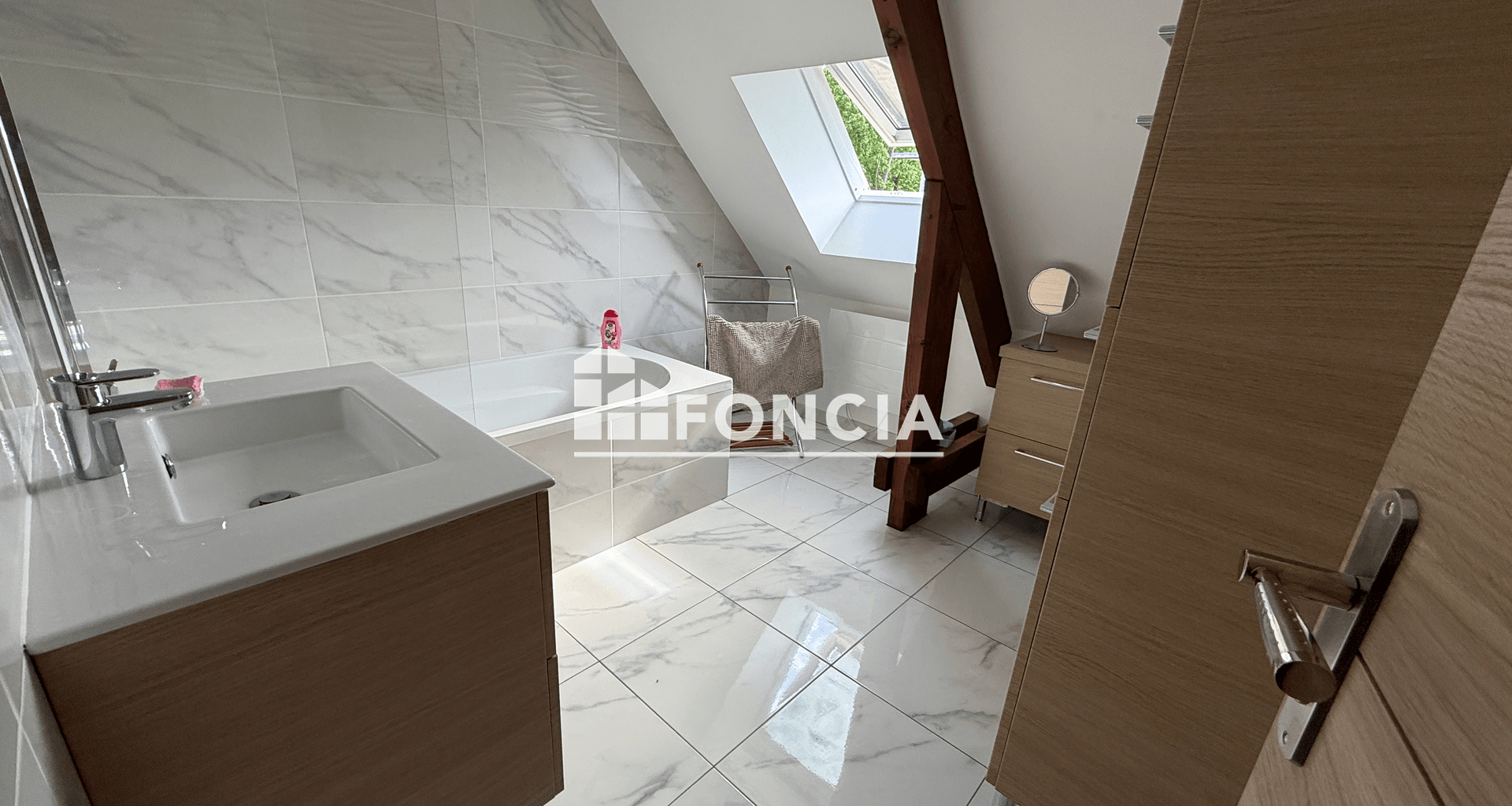 Maison 6 pièces (127 m²) à vendre - ÉMerainville (77184)