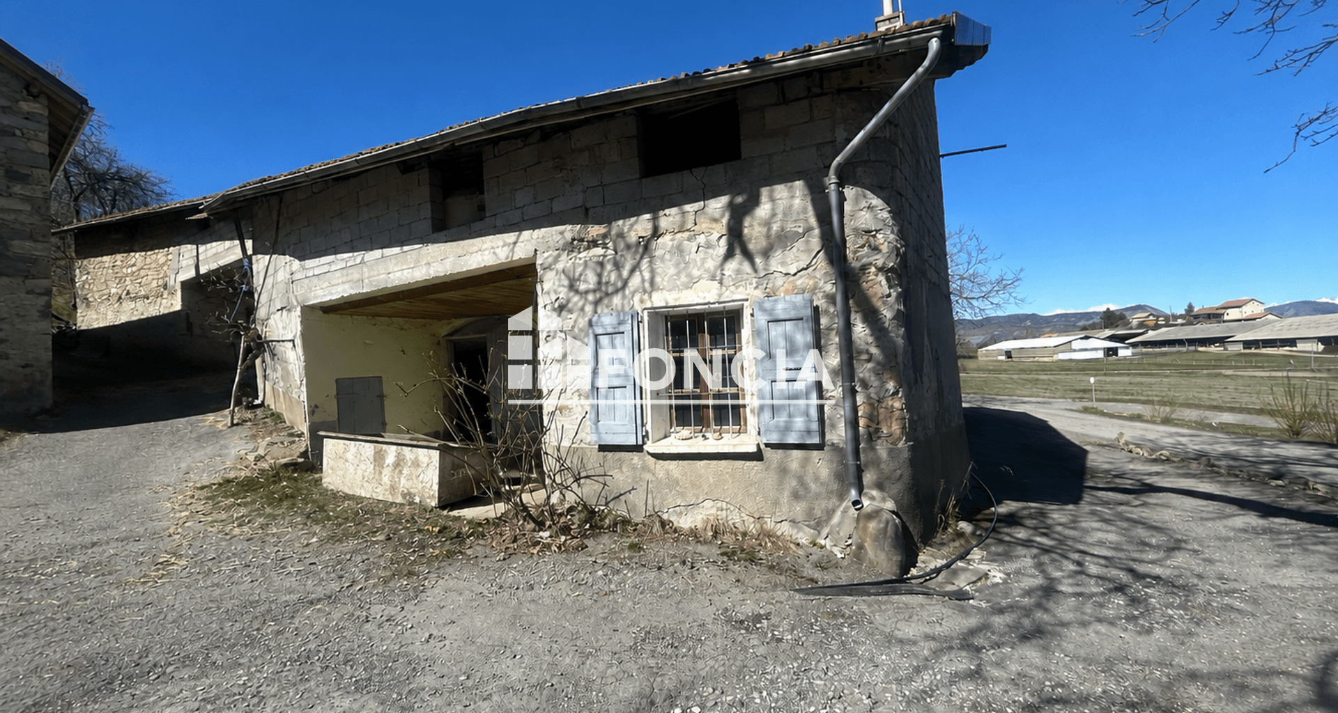 Maison 5 pièces (150 m²) à vendre - Bellaffaire (04250)