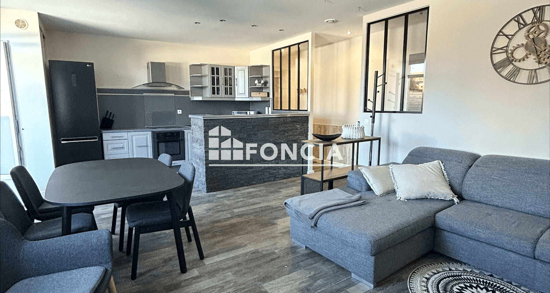 Appartement meublé 3 pièces (75.1 m²) à louer - Saint-étienne (42000)