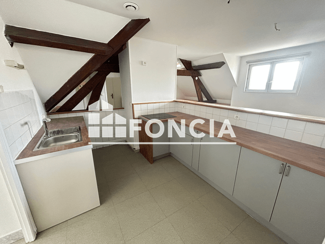 Appartement 3 pièces (79.6 m²) à louer - Charleville Mezieres (08000)