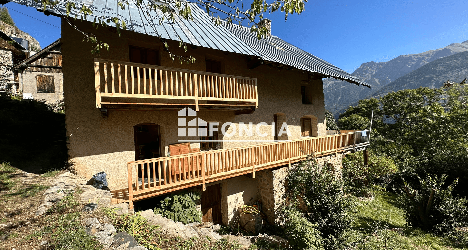 Maison 8 pièces (126 m²) à vendre - Saint-martin-de-queyrières (05120)