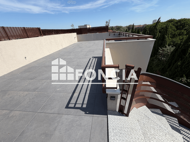 Appartement 4 pièces (77.1 m²) à louer - Arles (13200)