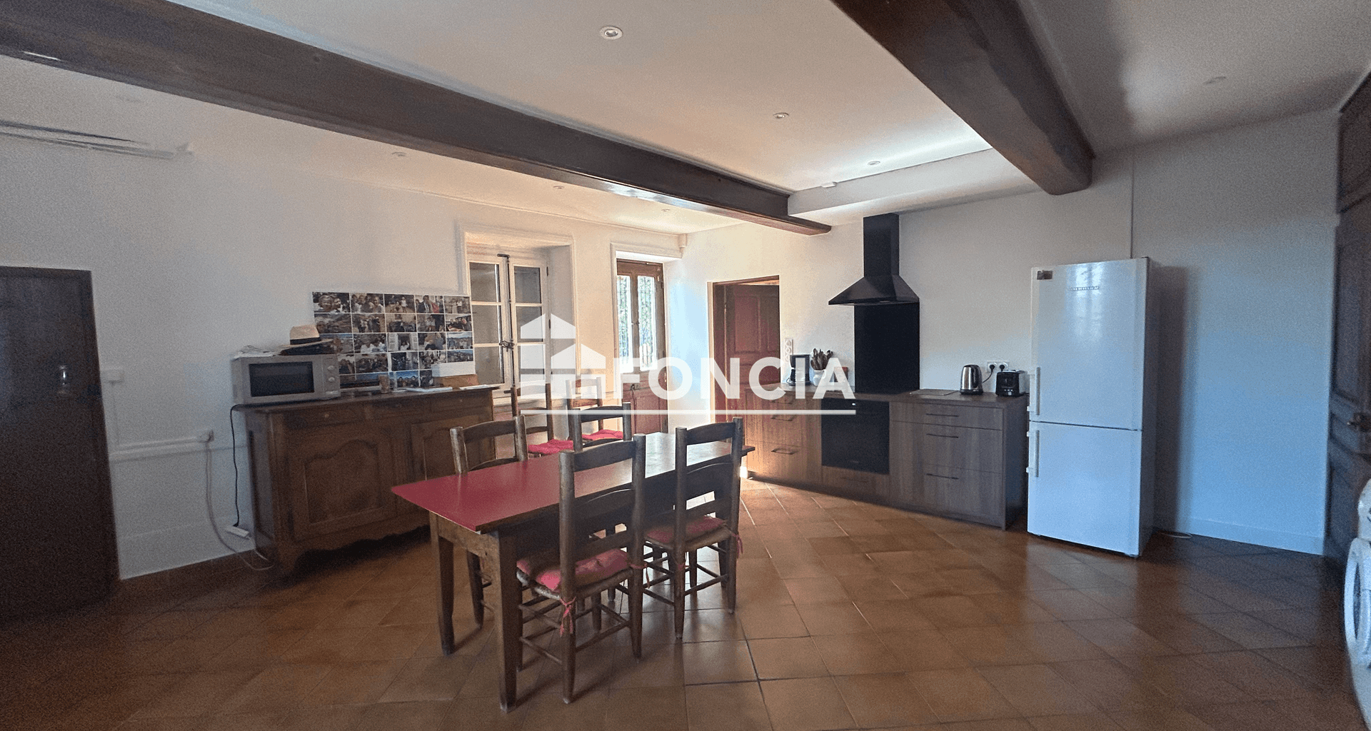 Maison 8 pièces (356.3 m²) à louer - Reyrieux (01600)