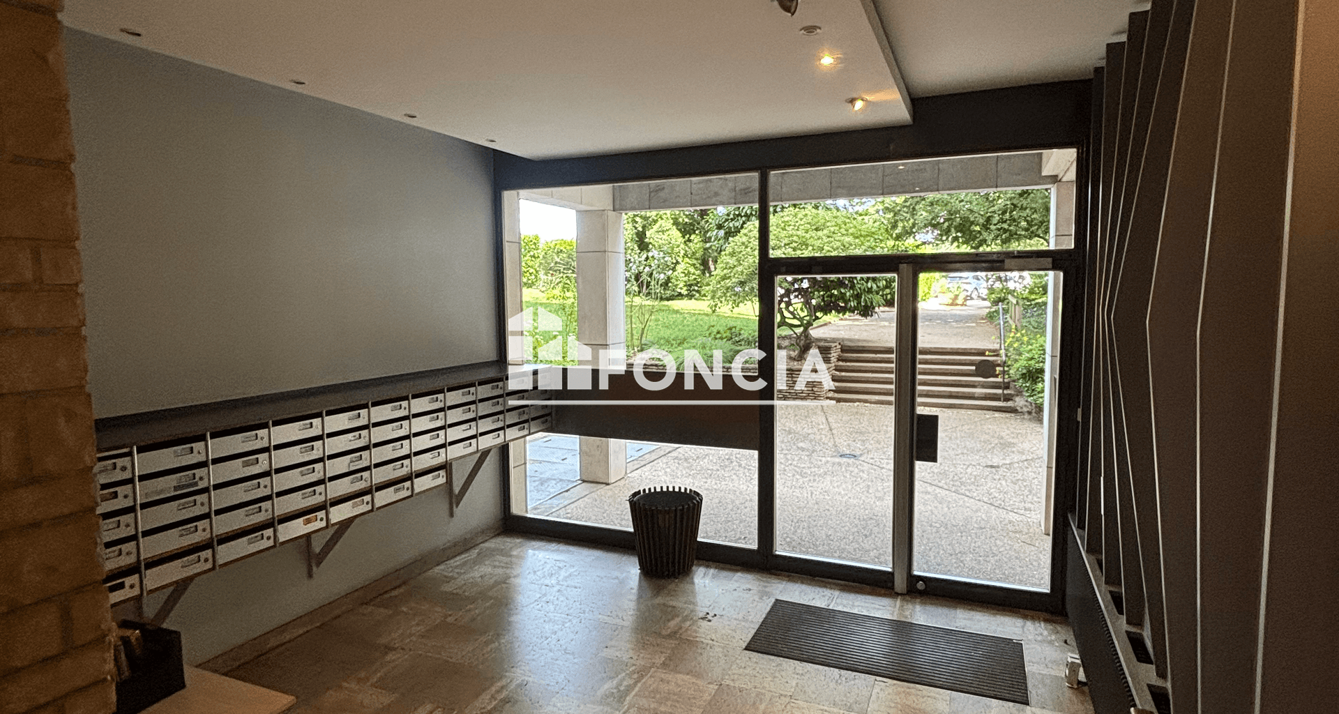 Studio meublé (12.8 m²) à louer - ÉCully (69130)