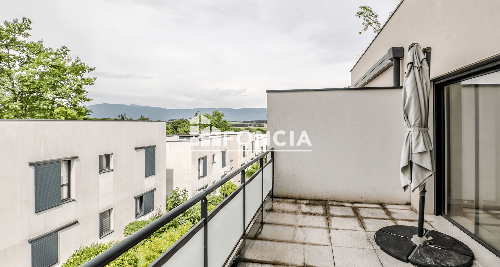 Appartement 4 pièces (90 m²) à vendre - Saint-julien-en-genevois (74160)