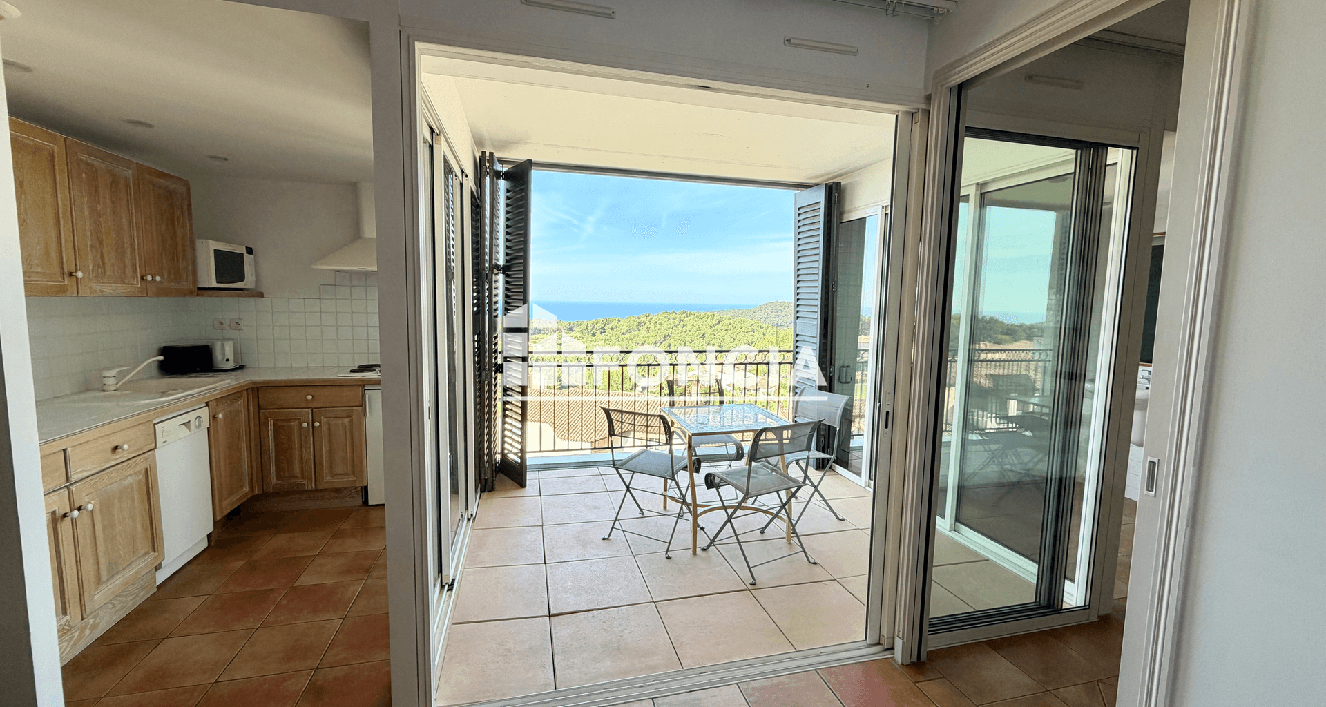 Appartement 2 pièces (49.28 m²) à vendre - Saint-cyr-sur-mer (83270)