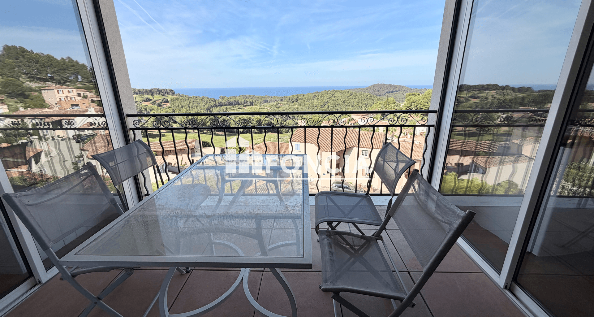Appartement 2 pièces (49.84 m²) à vendre - Saint-cyr-sur-mer (83270)