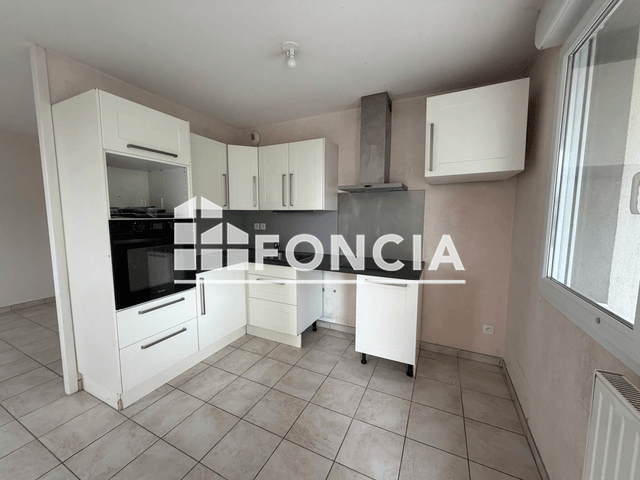 Appartement 4 pièces (77.1 m²) à louer - St Martin D'hères (38400)