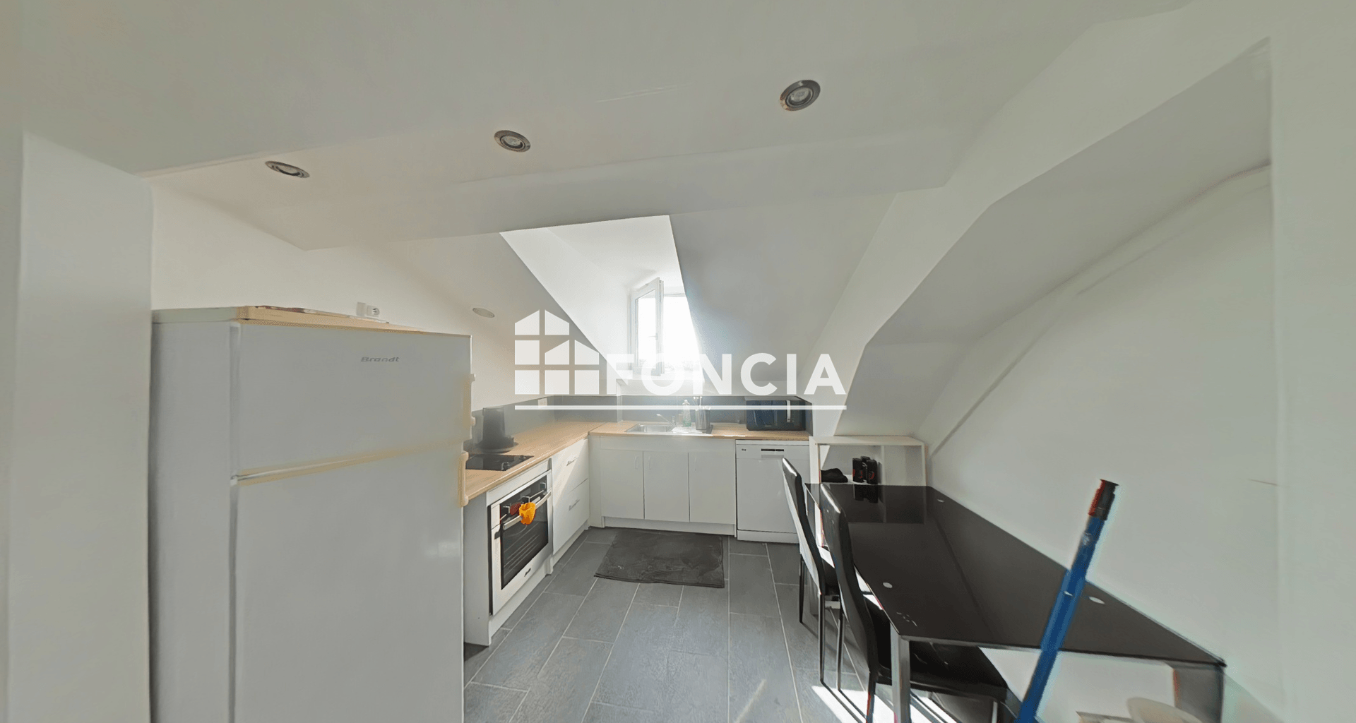 Studio meublé (25.37 m²) à louer - Le Bourget (93350)