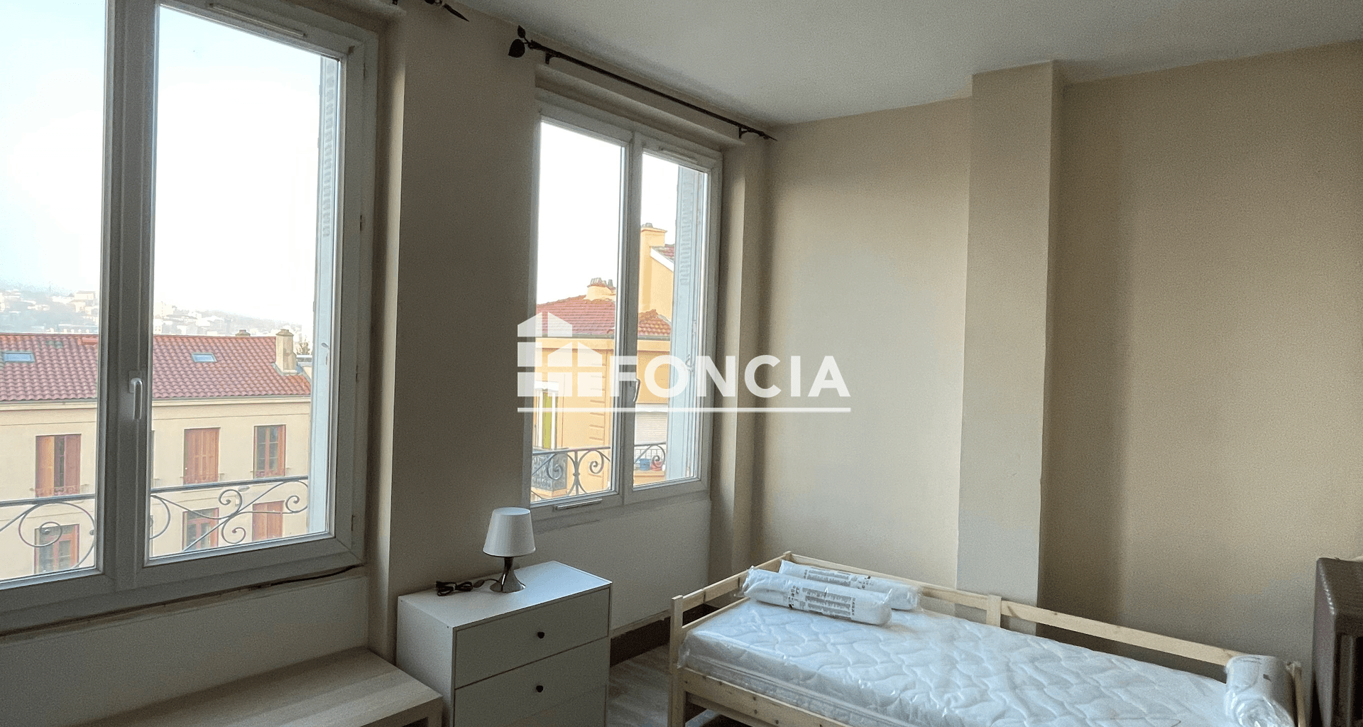 Studio meublé (30 m²) à louer - Saint-étienne (42000)