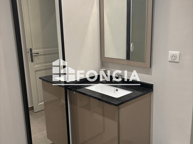Studio meublé (30 m²) à louer - Nimes (30000)