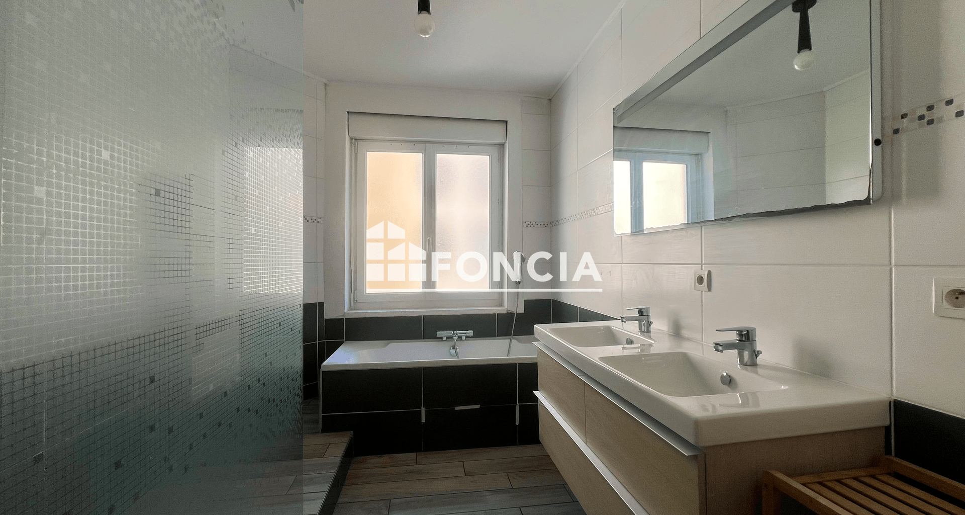 Appartement 5 pièces (105 m²) à louer - Saint-étienne (42000)