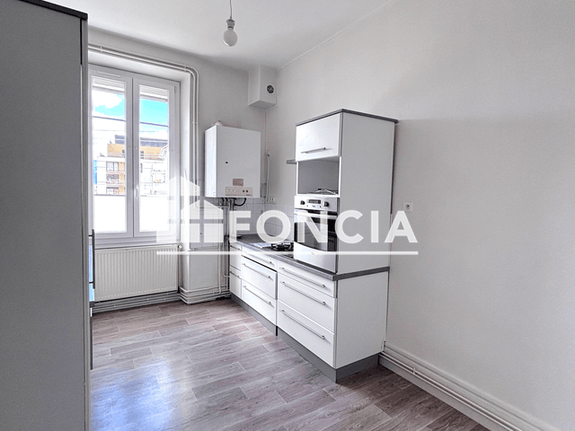 Appartement 5 pièces (136.3 m²) à louer - Voiron (38500)