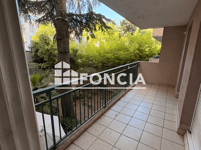 Appartement 4 pièces (80 m²) à louer - Nimes (30900)