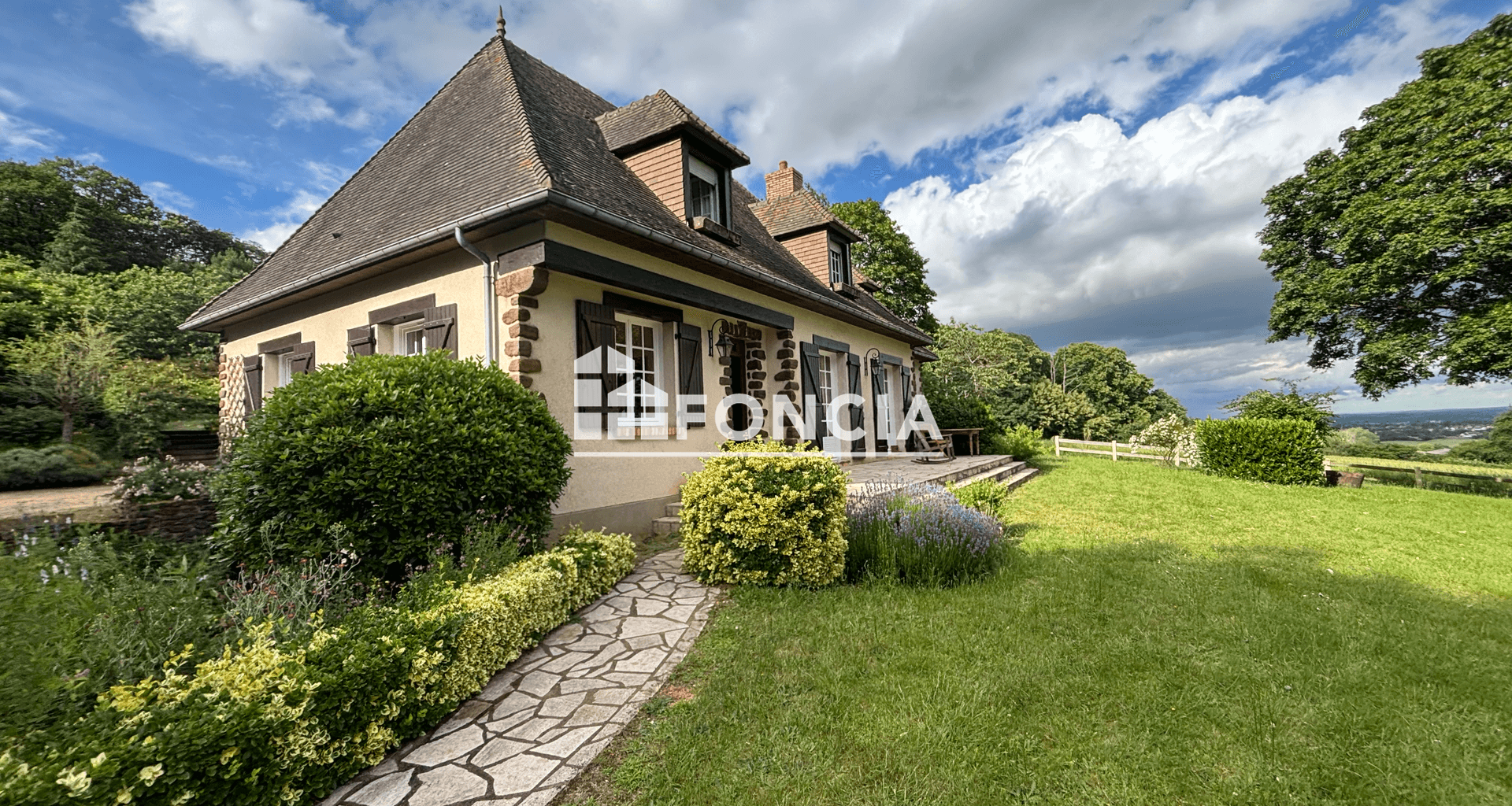 Maison 6 pièces (140 m²) à vendre - La Bazoge (72650)