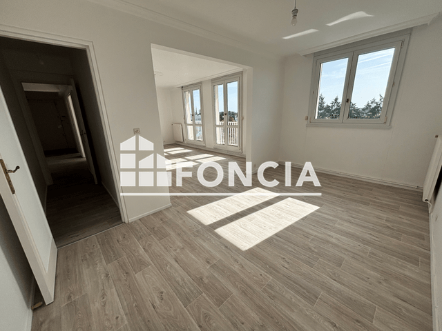 Appartement 4 pièces (105 m²) à louer - Saint Cyr Sur Loire (37540)