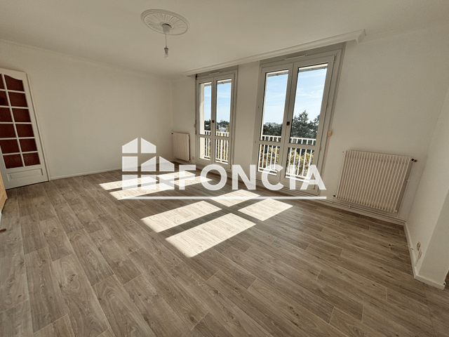 Appartement 4 pièces (105 m²) à louer - Saint Cyr Sur Loire (37540)