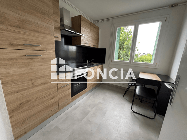 Appartement meublé 3 pièces (78.01 m²) à louer - Evreux (27000)
