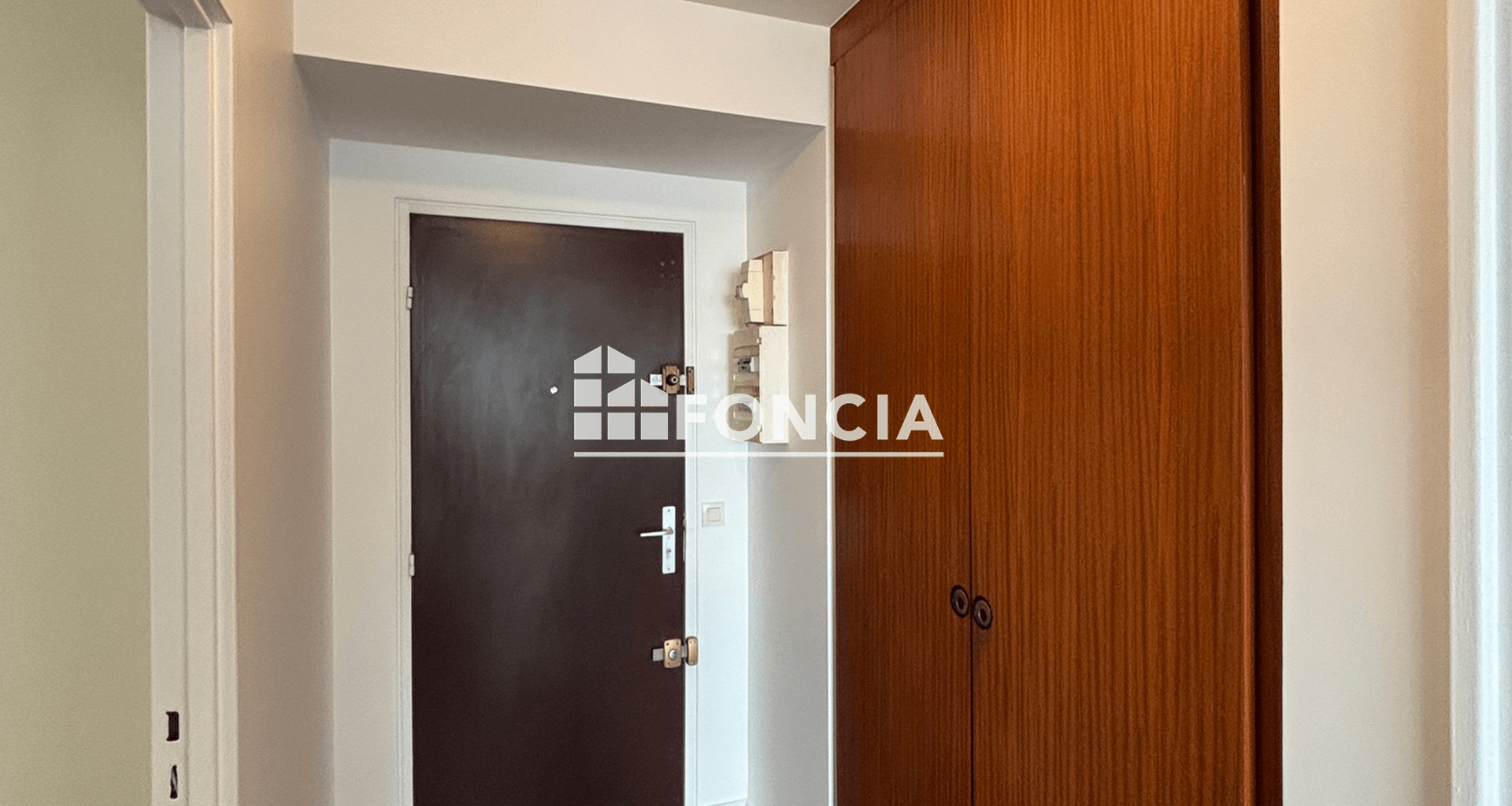 Appartement 3 pièces (75 m²) à louer - Courbevoie (92400)