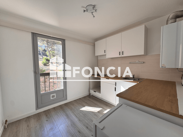 Appartement 2 pièces (52.53 m²) à louer - Hyeres (83400)