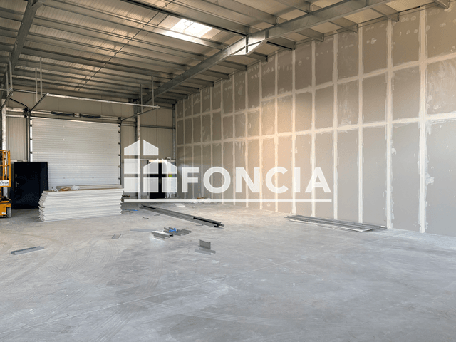 Studio (588 m²) à louer - Le Petit Quevilly (76140)