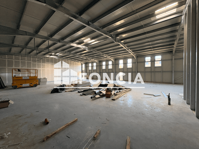 Studio (588 m²) à louer - Le Petit Quevilly (76140)