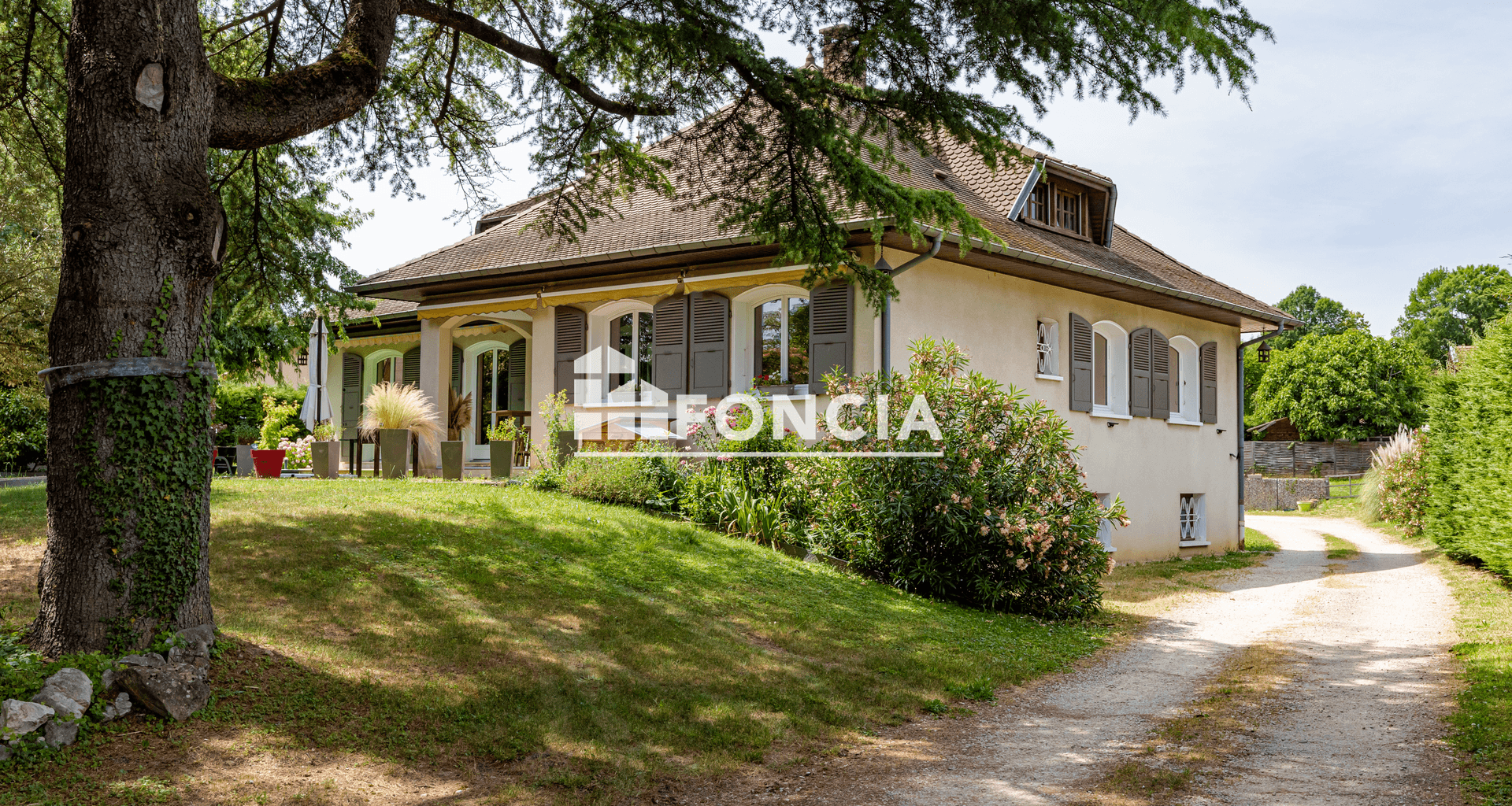 Maison 7 pièces (259.8 m²) à vendre - Saint-jean-de-moirans (38430)