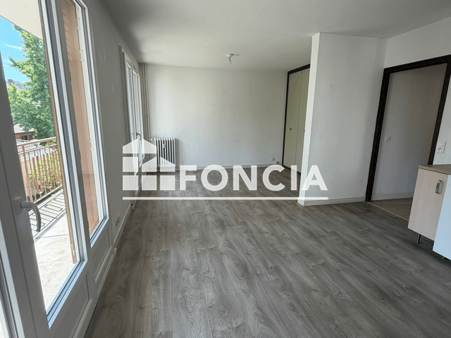 Appartement 5 pièces (105.6 m²) à louer - Bourgoin Jallieu (38300)