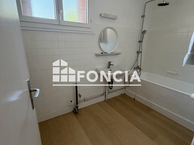 Appartement 5 pièces (105.6 m²) à louer - Bourgoin Jallieu (38300)
