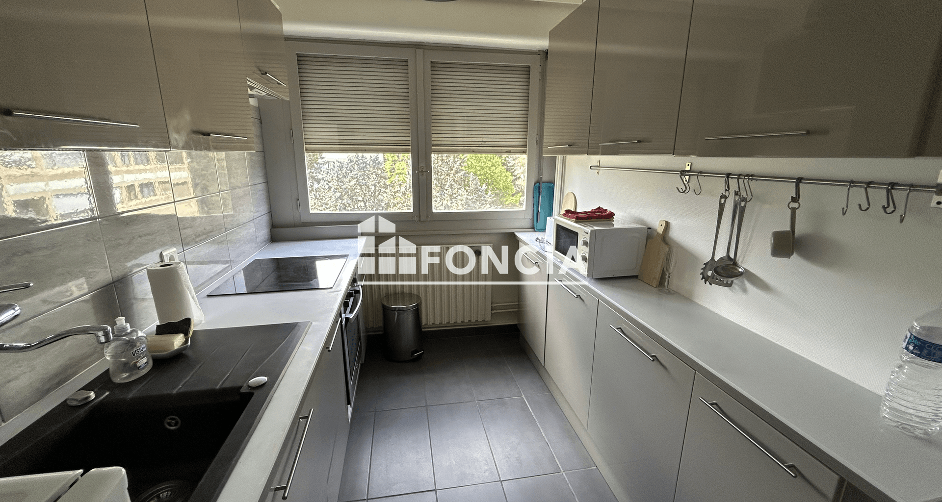 Appartement 2 pièces (50 m²) à vendre - Ferney-voltaire (01210)