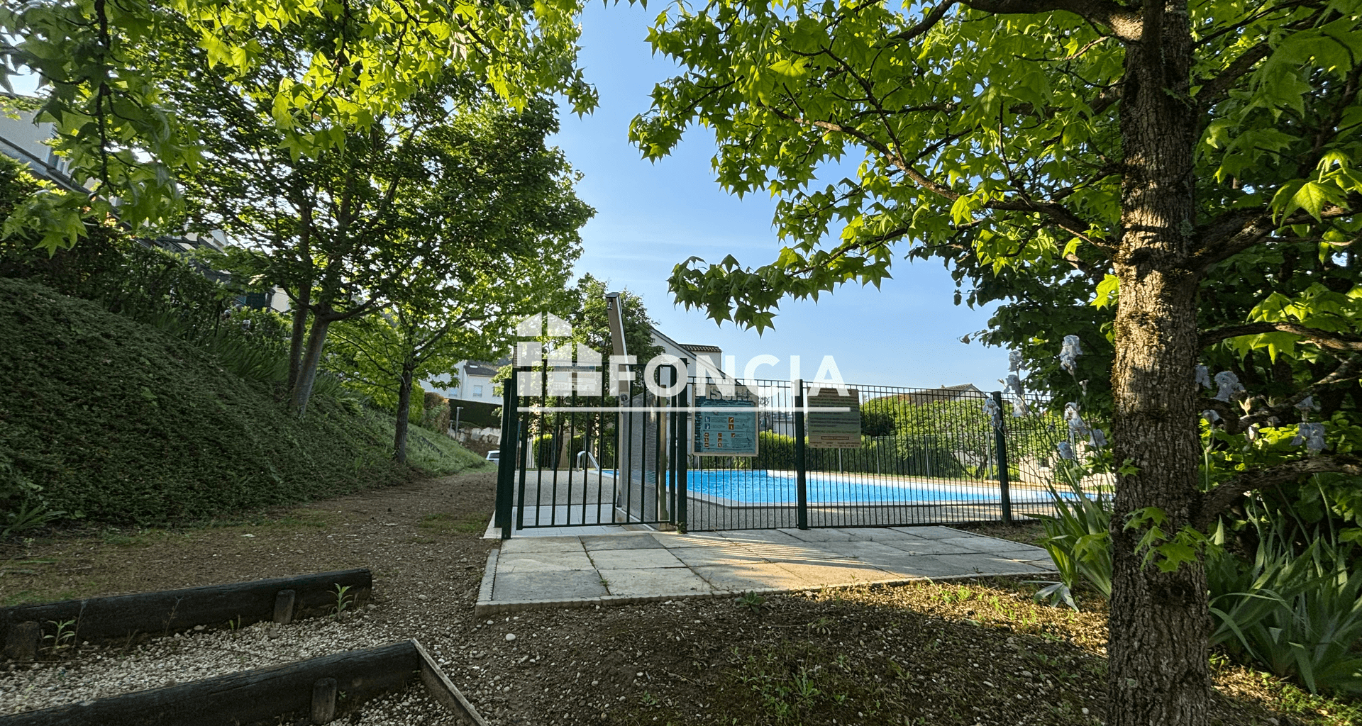 Appartement 4 pièces (98.58 m²) à vendre - Fontaines-sur-saône (69270)