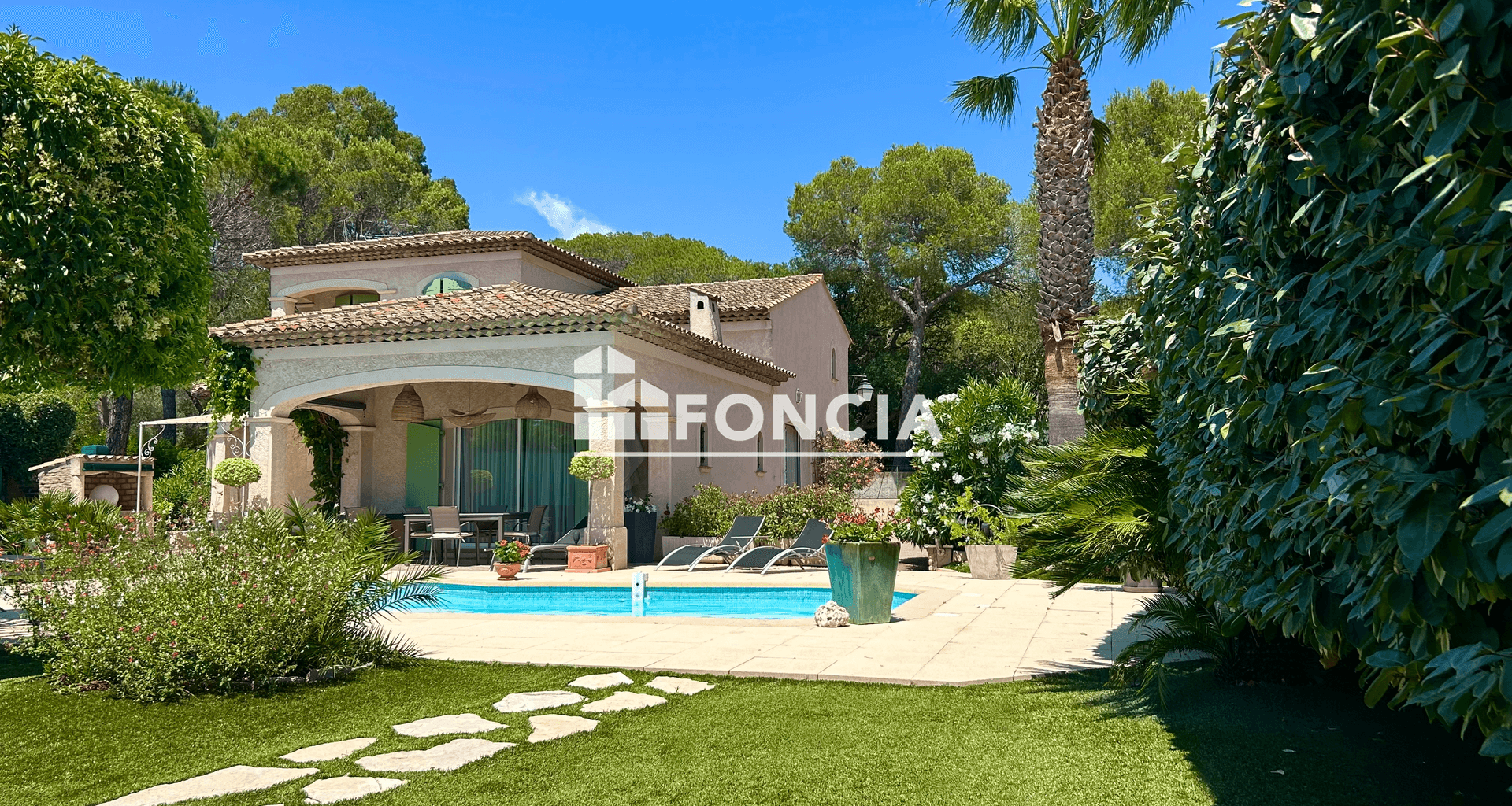 Maison 5 pièces (156.6 m²) à vendre - Fréjus (83600)