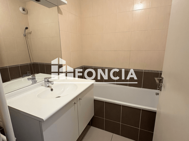 Appartement 2 pièces (51 m²) à louer - Marseille 1ᵉʳ (13001)