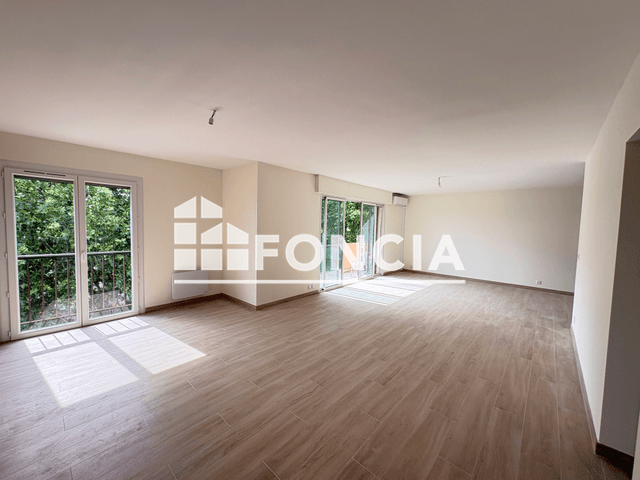 Appartement 5 pièces (102.69 m²) à louer - Nimes (30900)