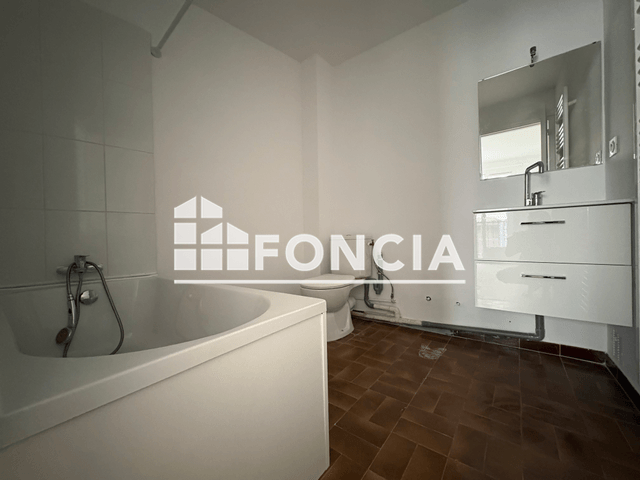 Appartement 2 pièces (34.57 m²) à louer - Nimes Cedex (30000)