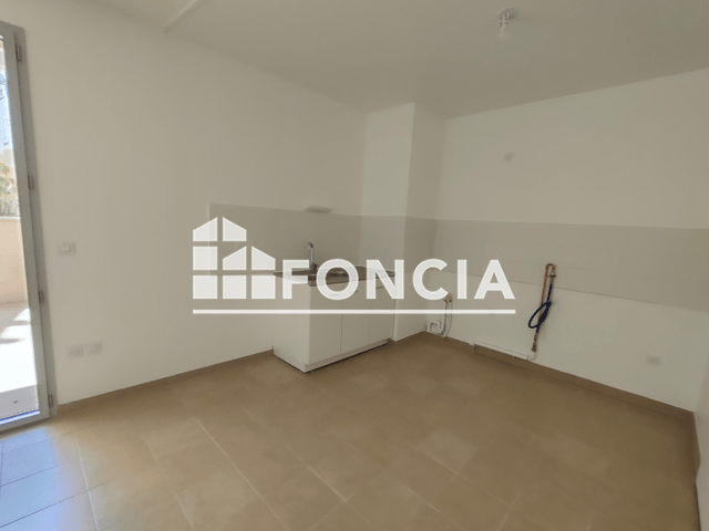 Appartement 3 pièces (73.5 m²) à louer - Marseille 2ᵉ (13002)