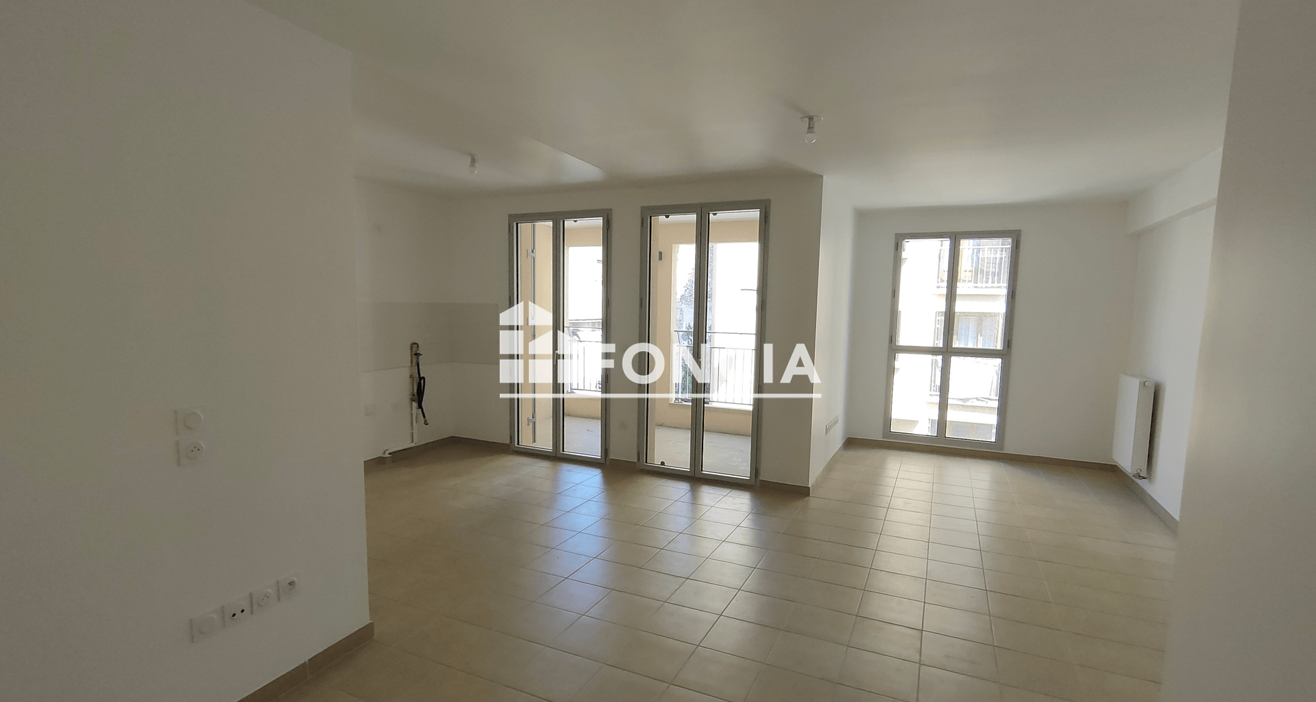 Appartement 3 pièces (76.98 m²) à louer - Marseille 2ᵉ (13002)