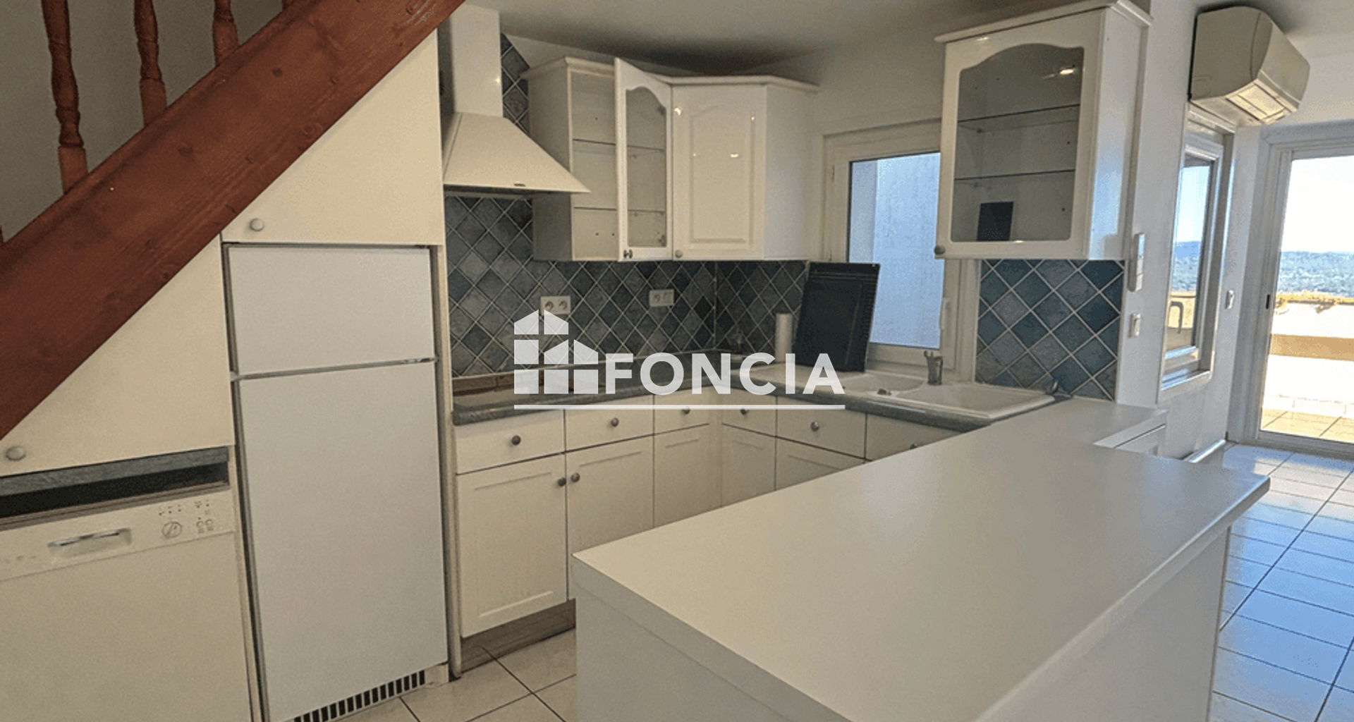 Appartement 4 pièces (92 m²) à vendre - Solliès-ville (83210)