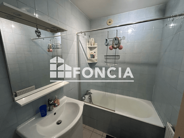 Appartement meublé 2 pièces (39.6 m²) à louer - La Roche Sur Yon (85000)