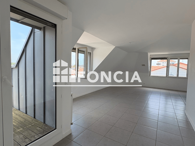 Appartement 4 pièces (94 m²) à louer - Bayonne (64100)