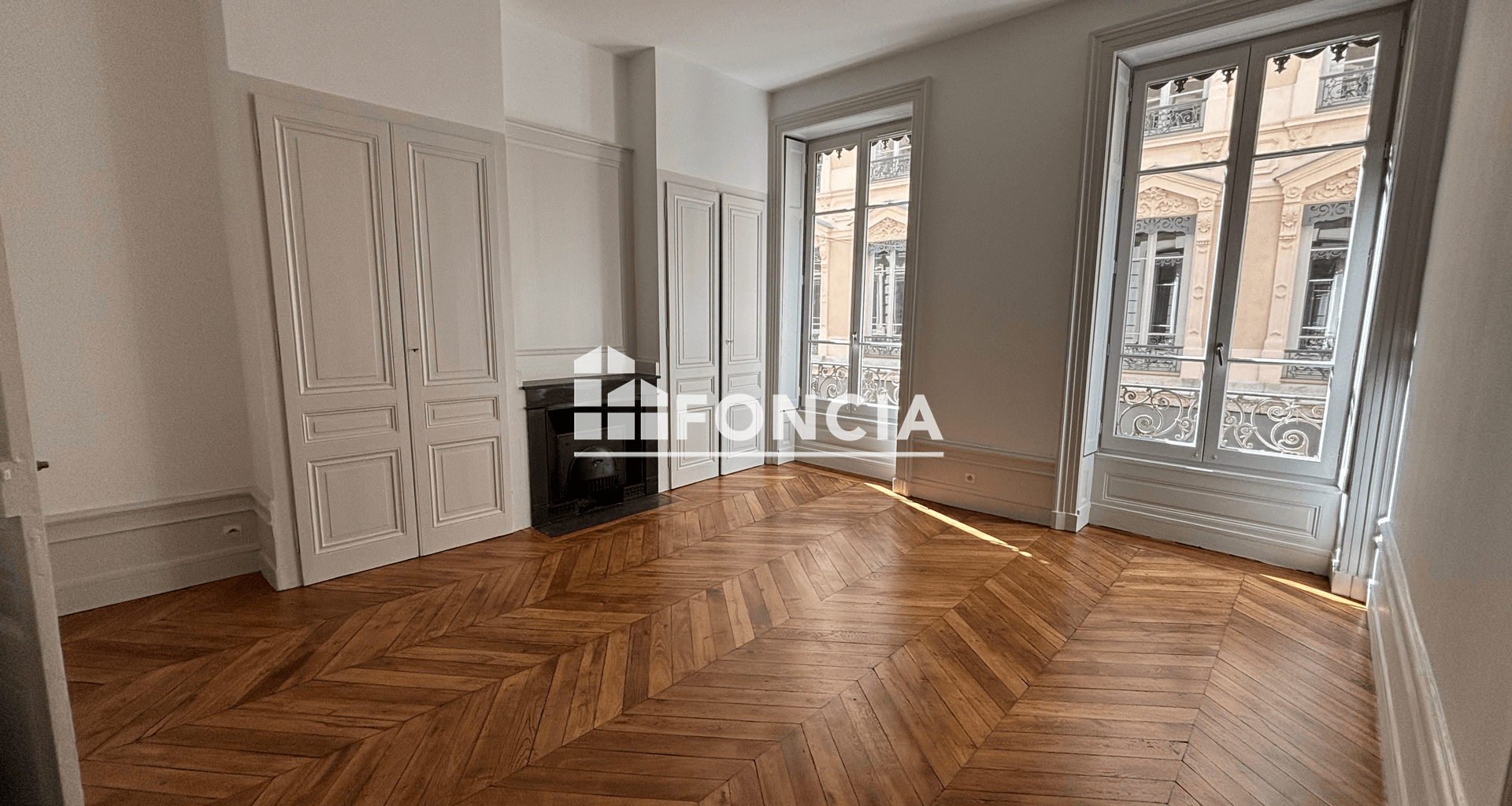 Appartement 5 pièces (119.68 m²) à louer - Lyon 1ᵉʳ (69001)