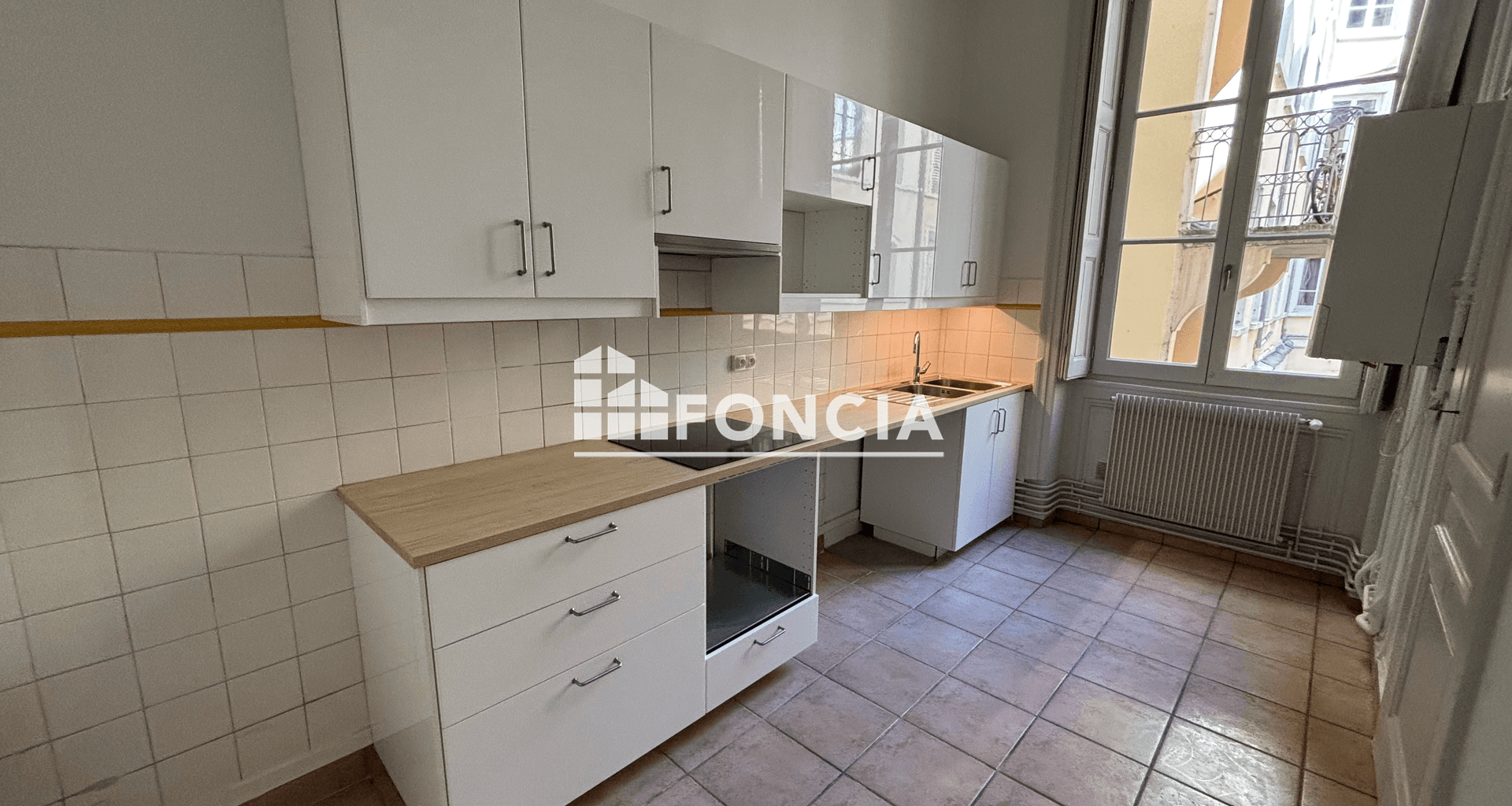Appartement 5 pièces (119.68 m²) à louer - Lyon 1ᵉʳ (69001)